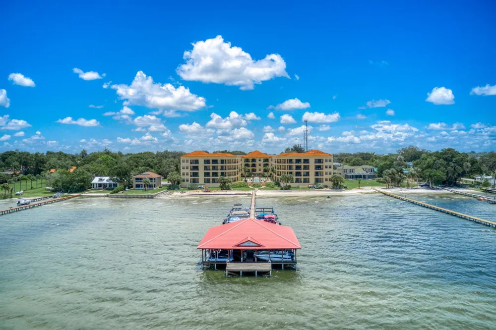 2351 Lakeview Drive #209 Sebring, FL 33870