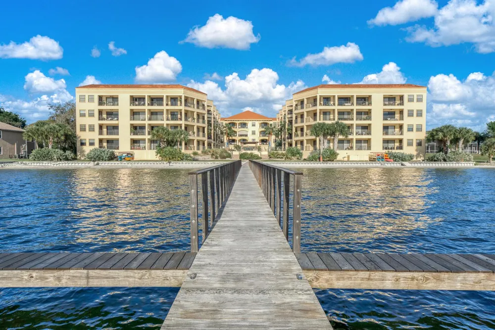 2351 Lakeview Drive #209 Sebring, FL 33870