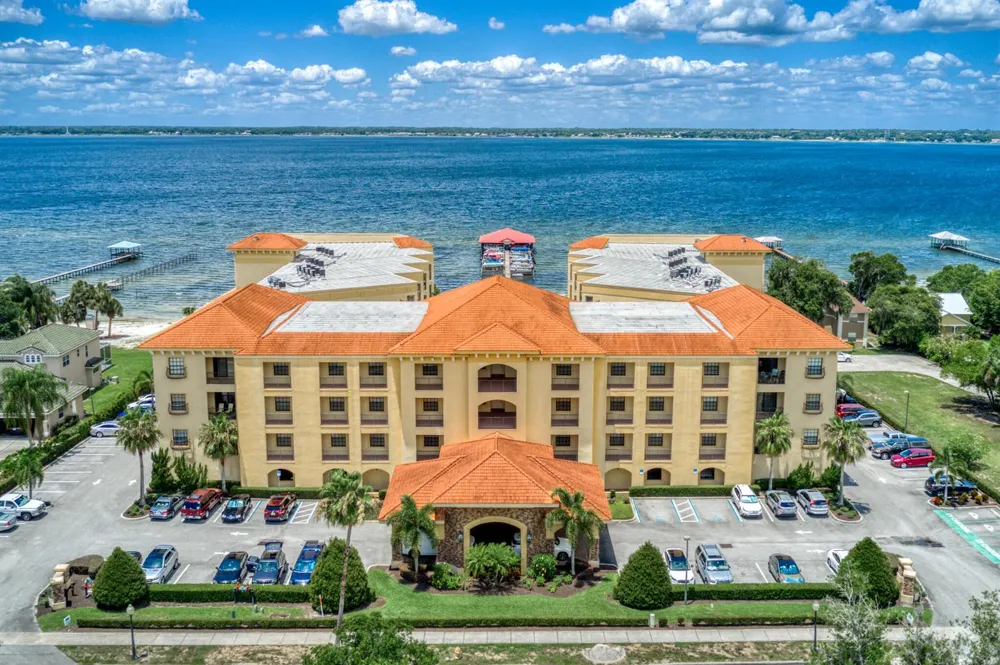 2351 Lakeview Drive #209 Sebring, FL 33870