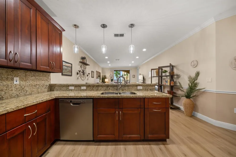 2351 Lakeview Drive #209 Sebring, FL 33870