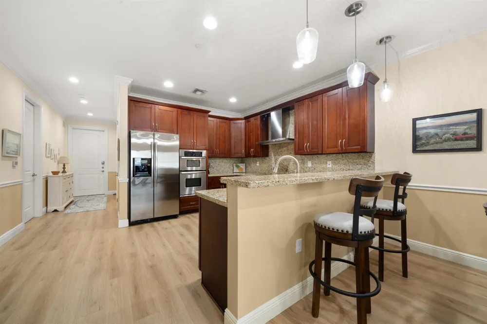 2351 Lakeview Drive #209 Sebring, FL 33870