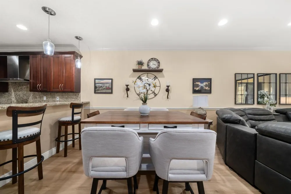 2351 Lakeview Drive #209 Sebring, FL 33870