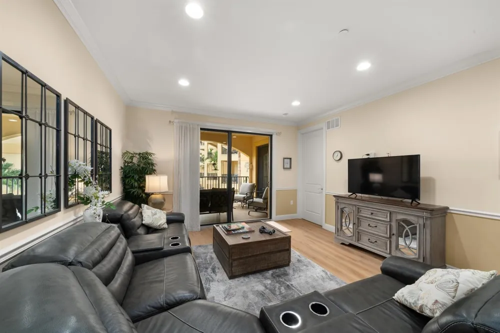 2351 Lakeview Drive #209 Sebring, FL 33870