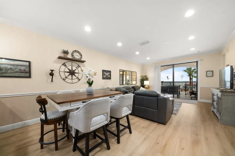 2351 Lakeview Drive #209 Sebring, FL 33870