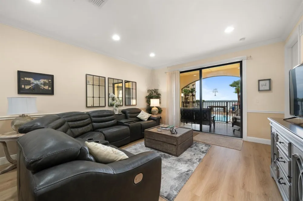 2351 Lakeview Drive #209 Sebring, FL 33870
