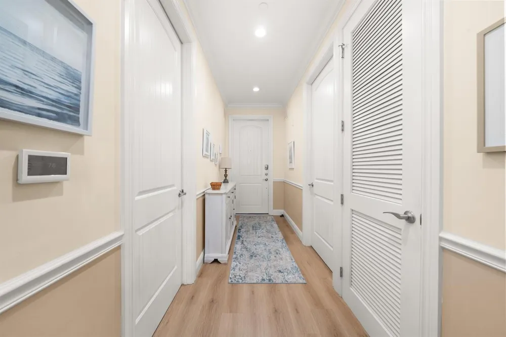 2351 Lakeview Drive #209 Sebring, FL 33870