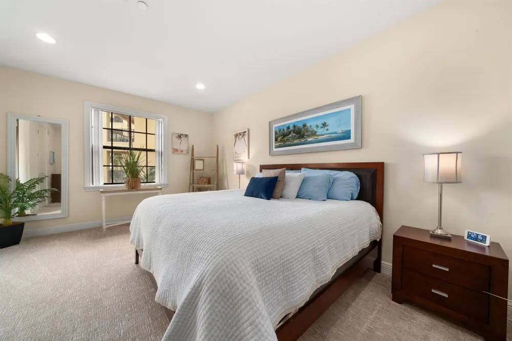 2351 Lakeview Drive #209 Sebring, FL 33870