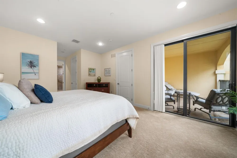 2351 Lakeview Drive #209 Sebring, FL 33870
