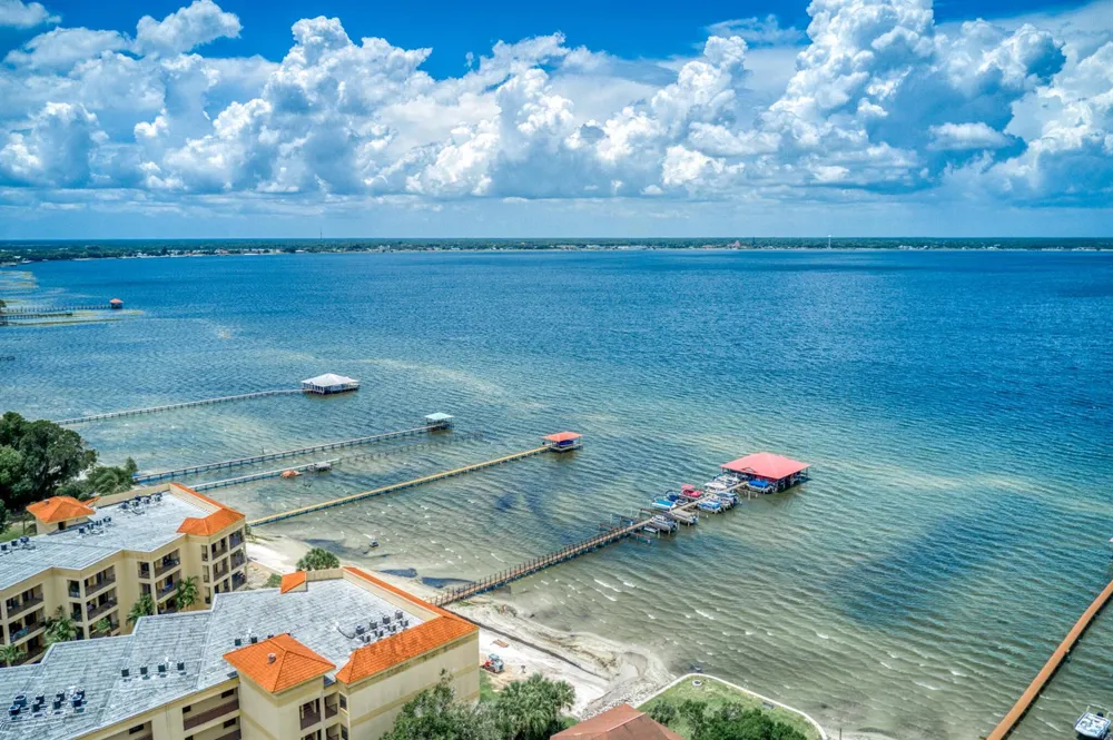 2351 Lakeview Drive #209 Sebring, FL 33870