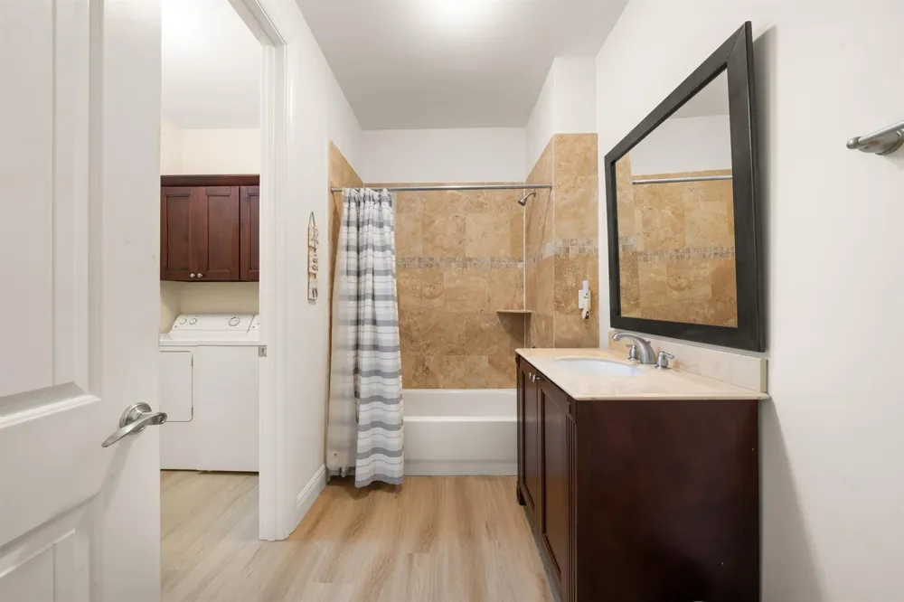 2351 Lakeview Drive #209 Sebring, FL 33870