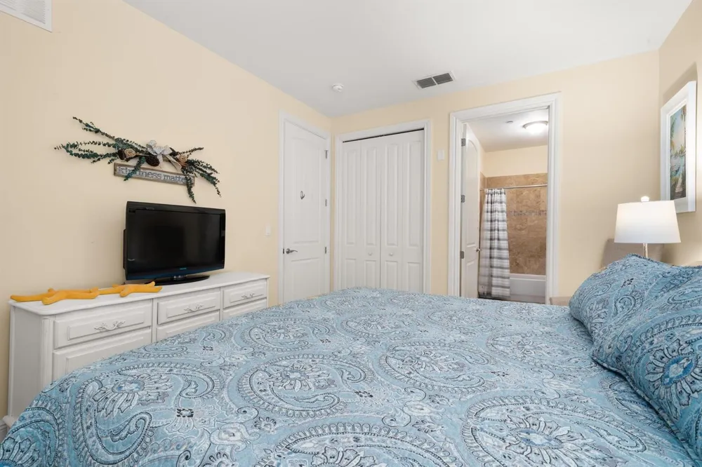 2351 Lakeview Drive #209 Sebring, FL 33870