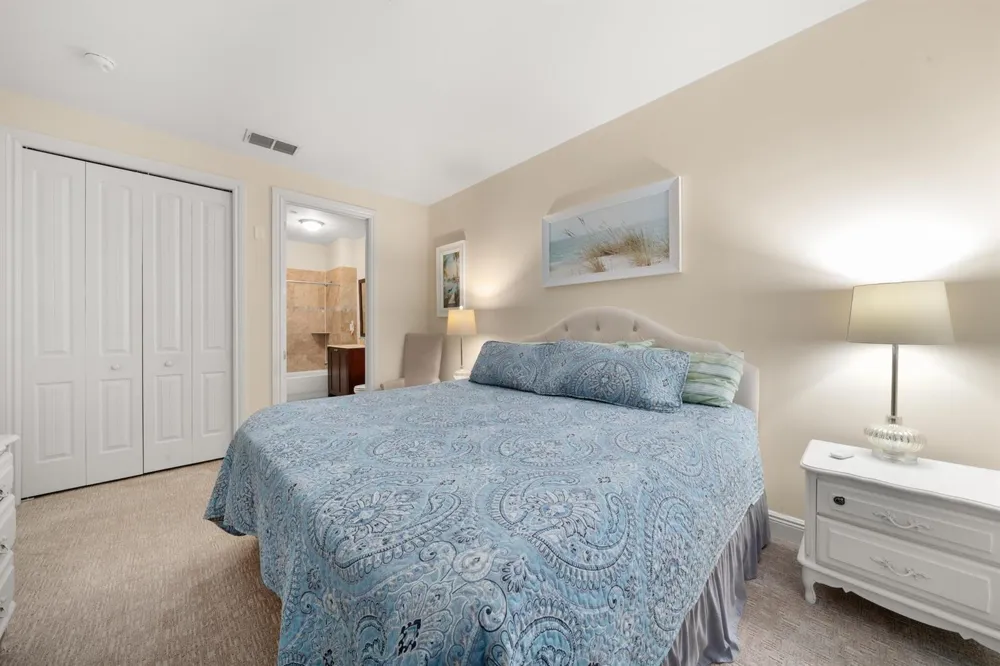 2351 Lakeview Drive #209 Sebring, FL 33870