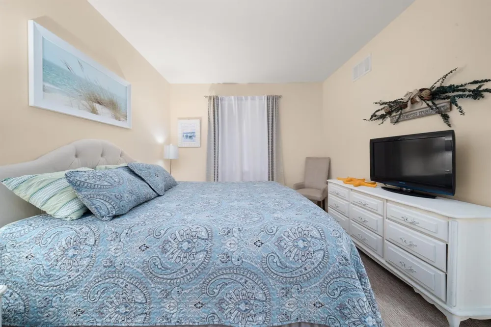 2351 Lakeview Drive #209 Sebring, FL 33870