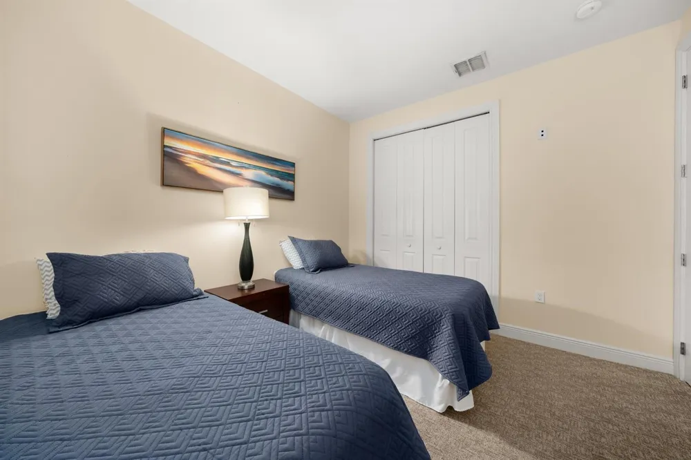 2351 Lakeview Drive #209 Sebring, FL 33870