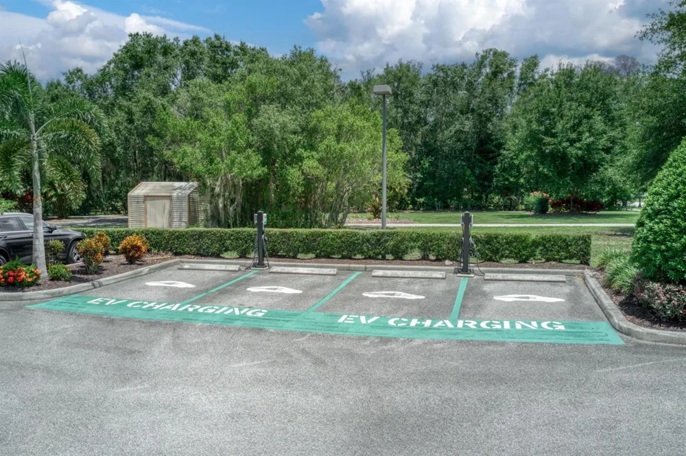 2351 Lakeview Drive #209 Sebring, FL 33870
