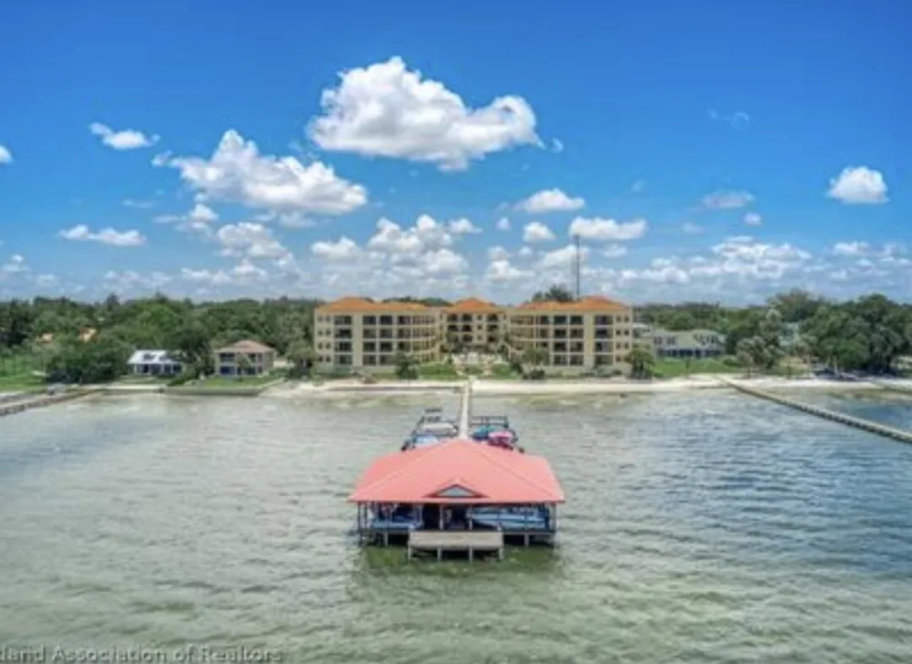 2351 Lakeview Drive #209 Sebring, FL 33870