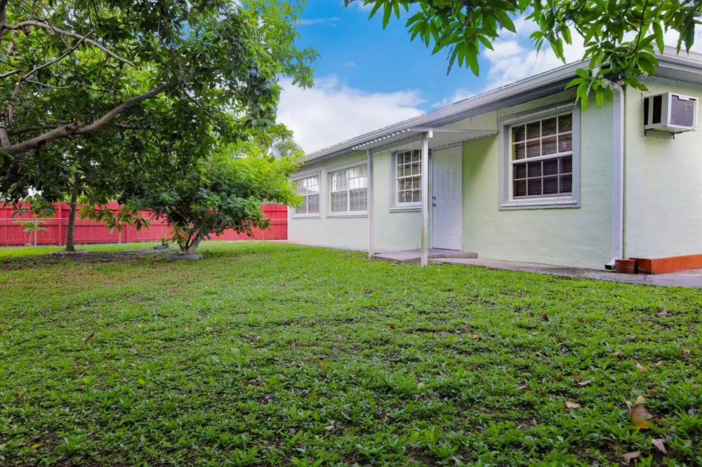 3335 10th Avenue Palm Springs, FL 33461