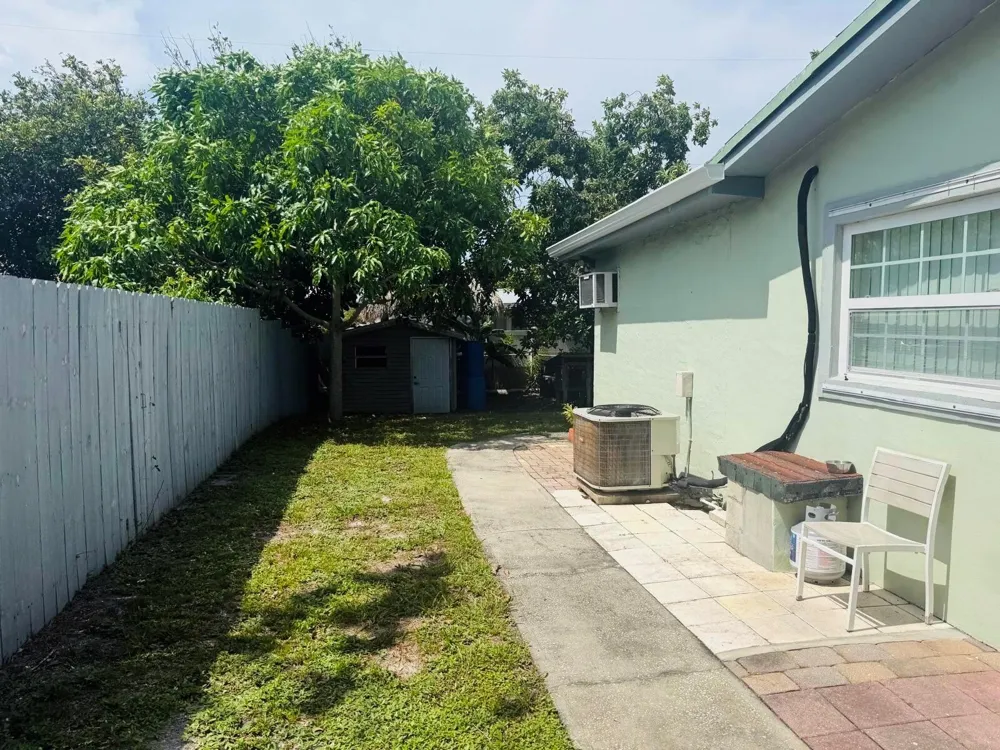 3335 10th Avenue Palm Springs, FL 33461