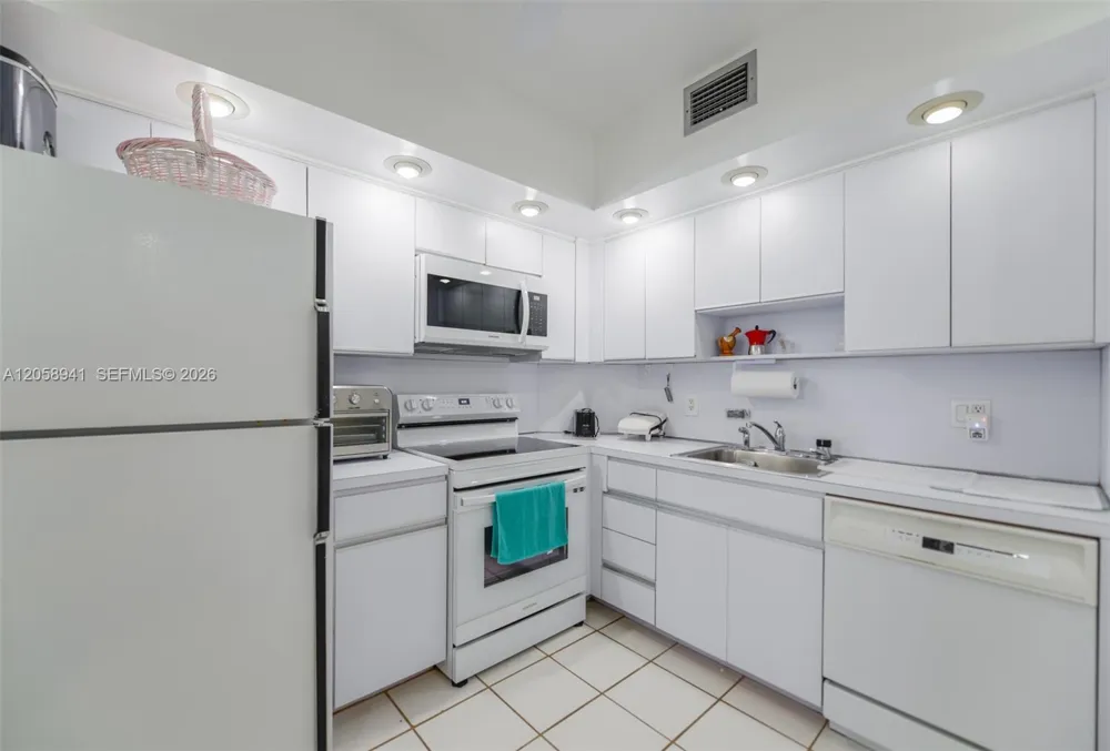 1980 S Ocean Dr #5E Hallandale Beach, FL 33009