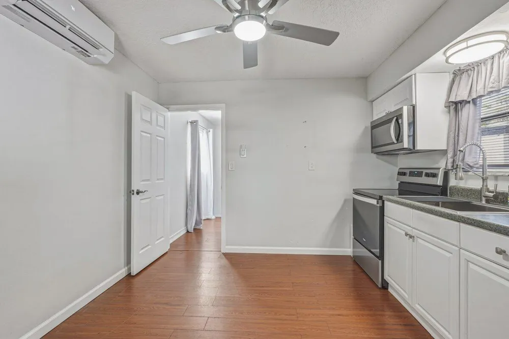 254 SW 6th Street Dania Beach, FL 33004