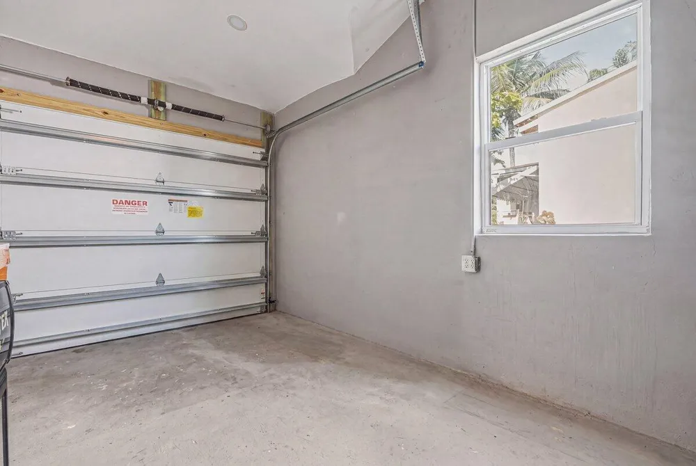 254 SW 6th Street Dania Beach, FL 33004