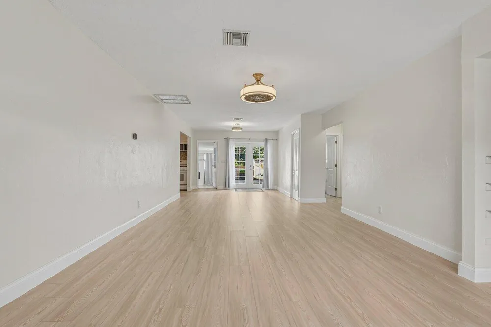 254 SW 6th Street Dania Beach, FL 33004