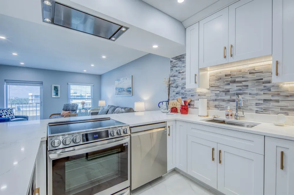 3230 S OCEAN BOULEVARD #E609 Palm Beach, FL 33480