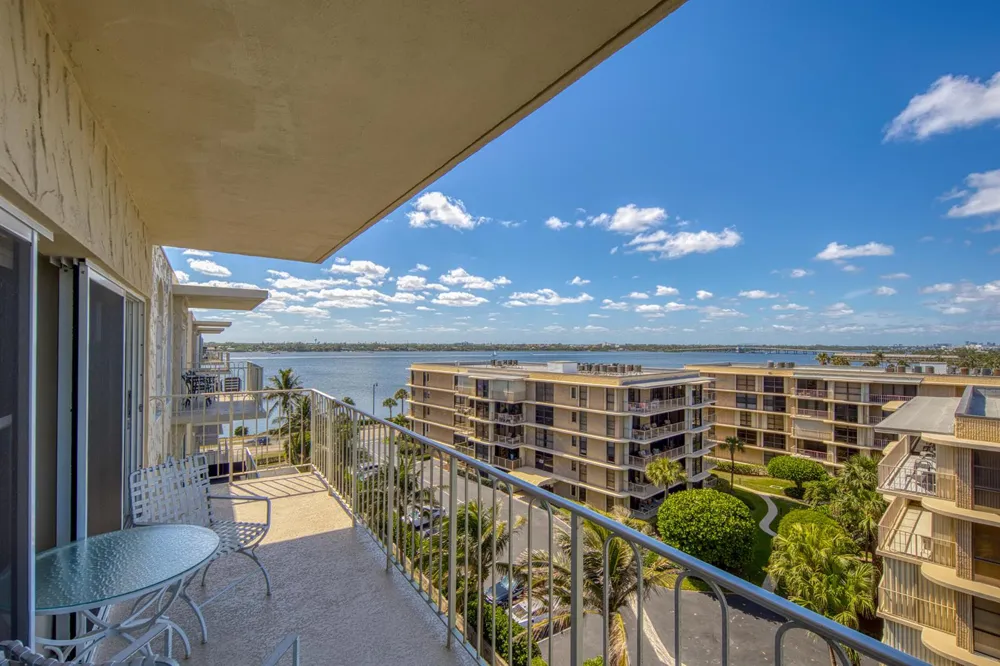 3230 S OCEAN BOULEVARD #E609 Palm Beach, FL 33480