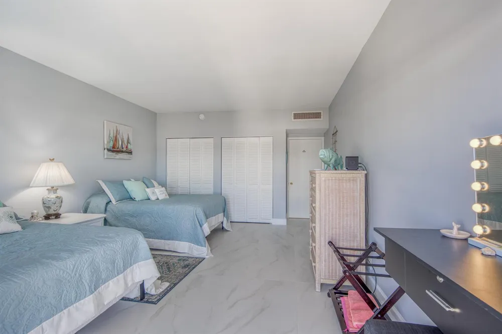 3230 S OCEAN BOULEVARD #E609 Palm Beach, FL 33480