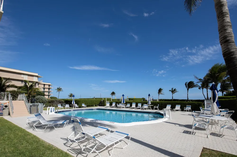 3230 S OCEAN BOULEVARD #E609 Palm Beach, FL 33480