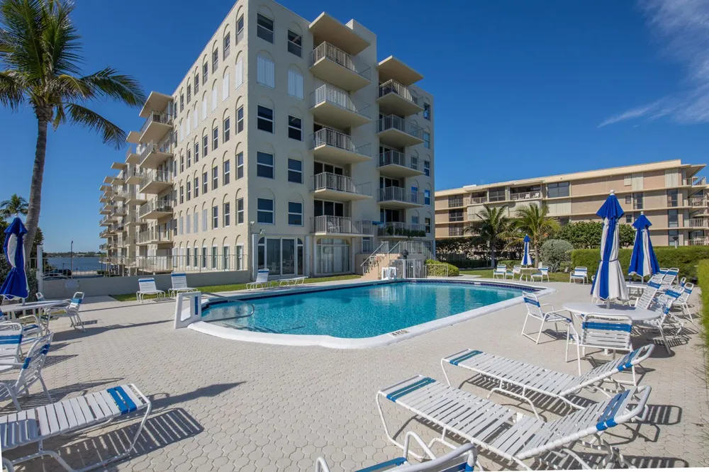 3230 S OCEAN BOULEVARD #E609 Palm Beach, FL 33480