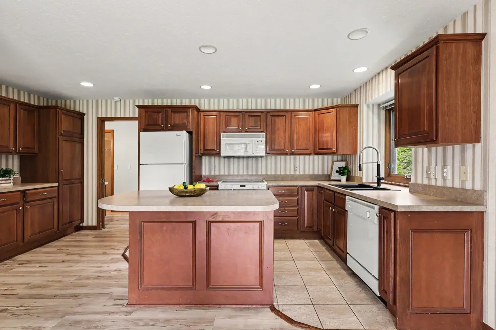 217 Parkside Drive Zeeland, MI 49464