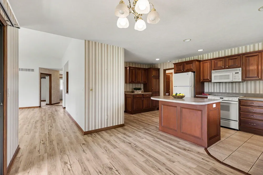 217 Parkside Drive Zeeland, MI 49464