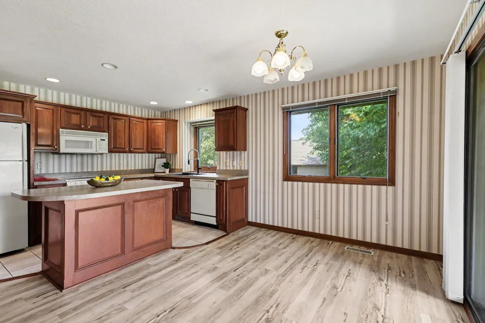 217 Parkside Drive Zeeland, MI 49464