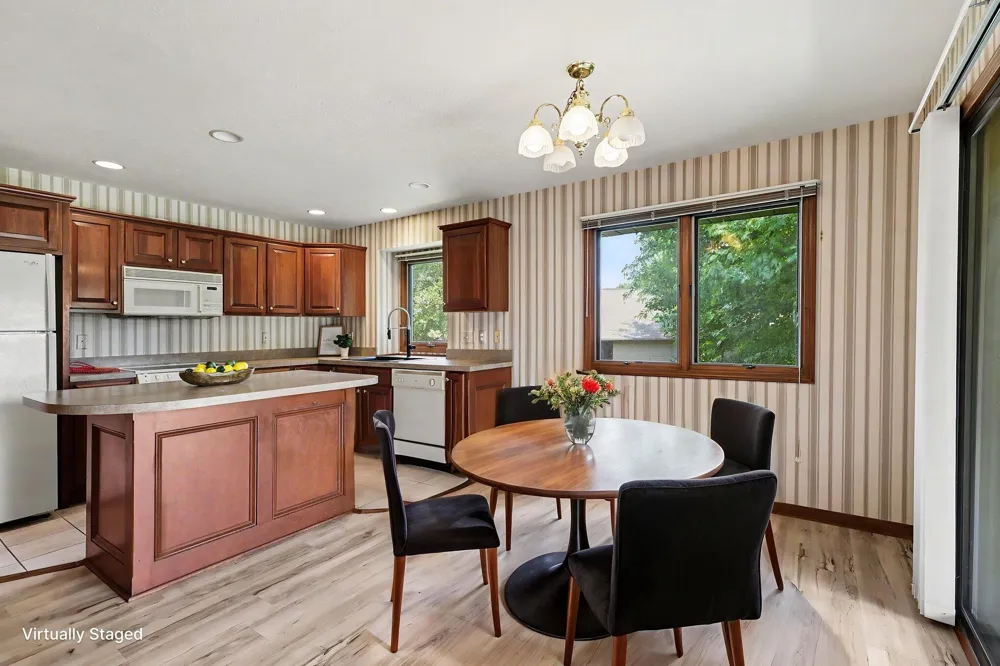 217 Parkside Drive Zeeland, MI 49464
