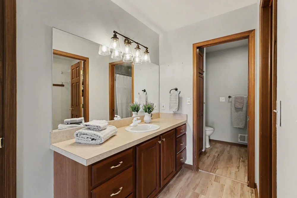 217 Parkside Drive Zeeland, MI 49464