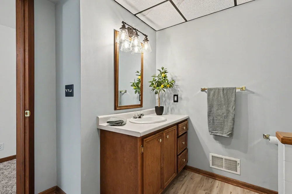 217 Parkside Drive Zeeland, MI 49464