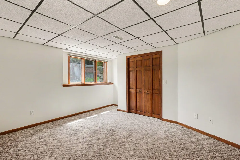 217 Parkside Drive Zeeland, MI 49464