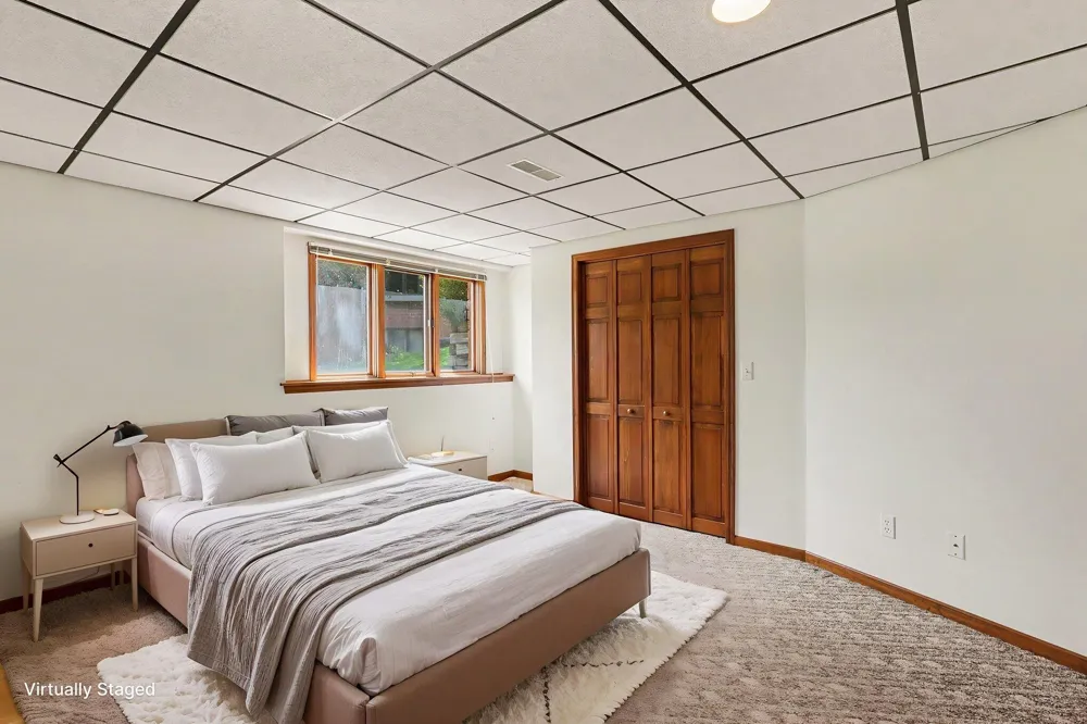 217 Parkside Drive Zeeland, MI 49464