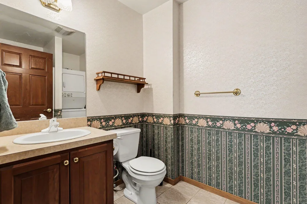217 Parkside Drive Zeeland, MI 49464