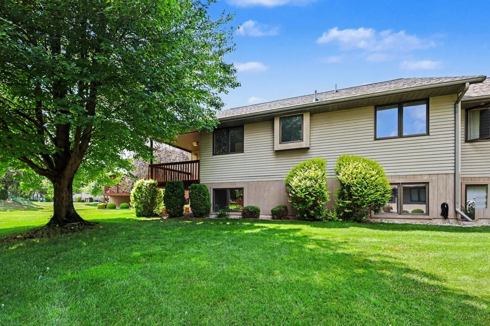 217 Parkside Drive Zeeland, MI 49464