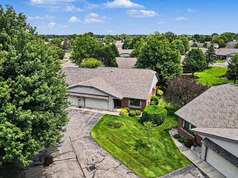 217 Parkside Drive Zeeland, MI 49464
