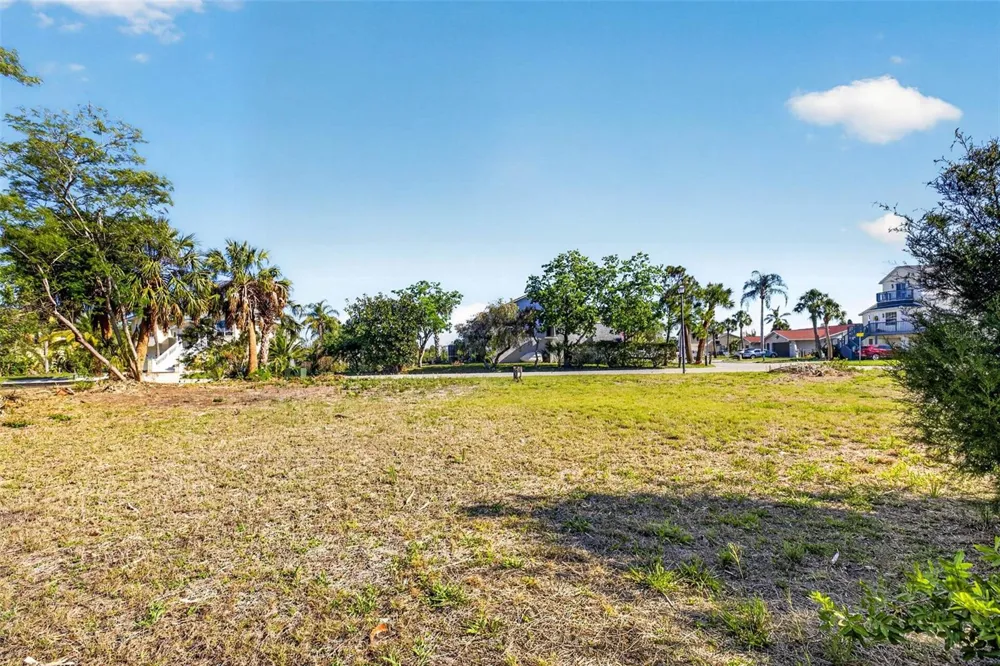 5804 SEABREEZE DRIVE Port Richey, FL 34668