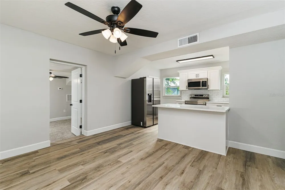 526 VICTORIA BOULEVARD Auburndale, FL 33823