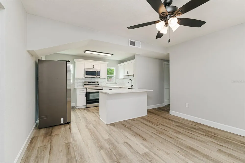 526 VICTORIA BOULEVARD Auburndale, FL 33823
