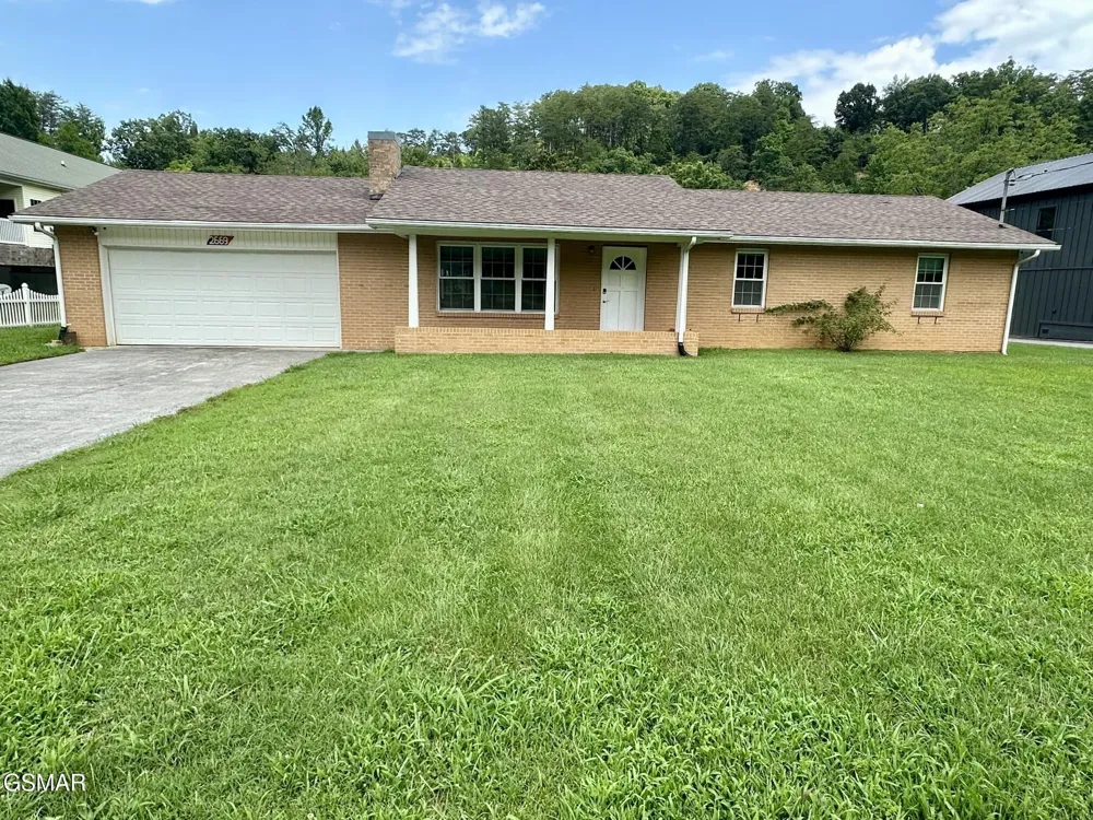 2669 High Valley Drive Pigeon Forge, TN 37863