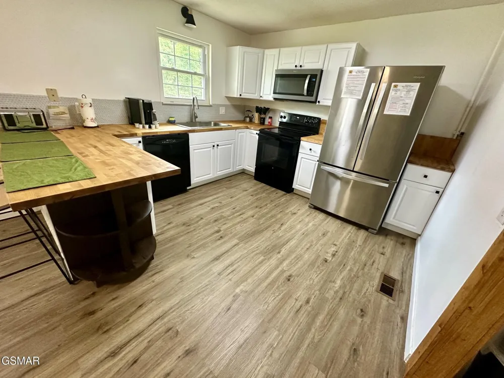2669 High Valley Drive Pigeon Forge, TN 37863