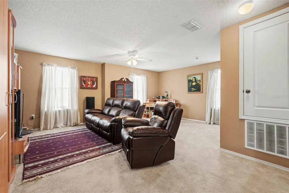 7620 TANGLE RUSH DRIVE Gibsonton, FL 33534