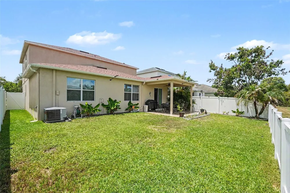 7620 TANGLE RUSH DRIVE Gibsonton, FL 33534
