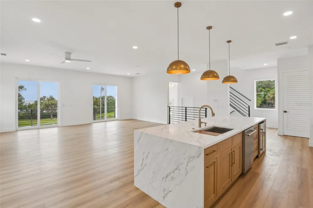 96 SHORE DRIVE Tarpon Springs, FL 34689